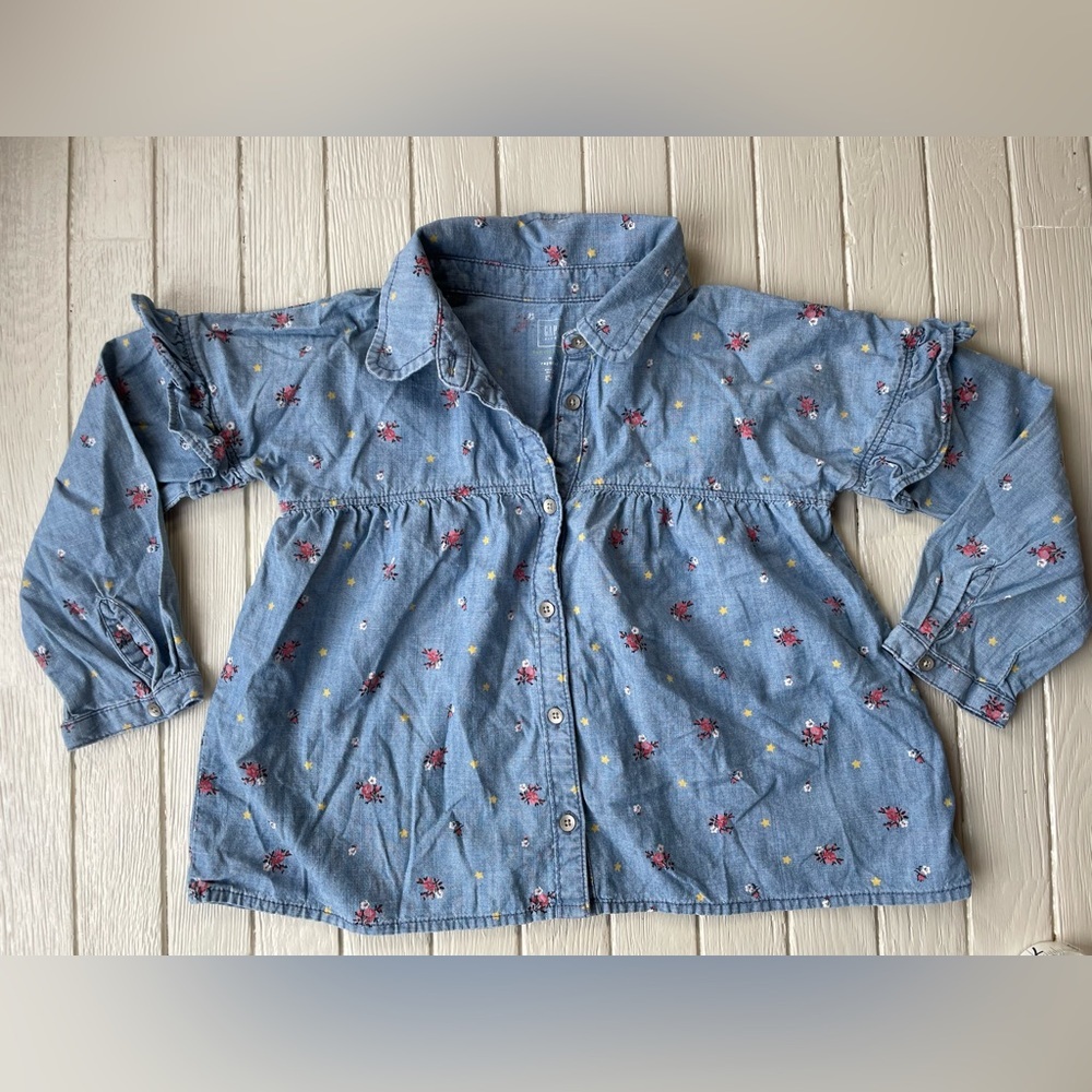 GAP Girls Size Medium Denim Like Button Down Shirt Size 8